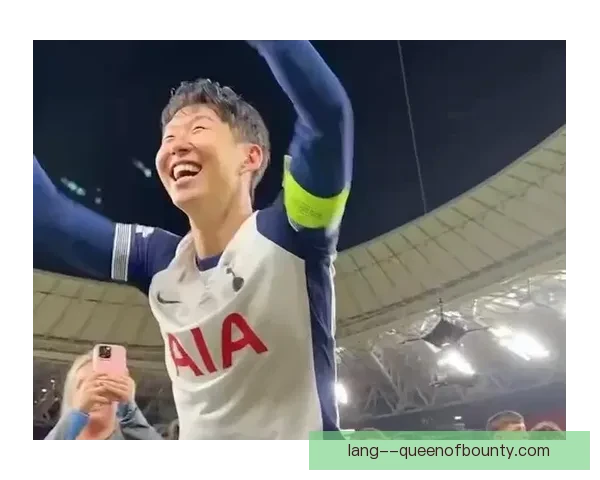孙兴慜在热刺主场开启个人足球学院活动点燃青少年足球梦想伦敦城 孙兴慜在热刺主场开启个人足球学院活动点燃青少年足球梦想伦敦城